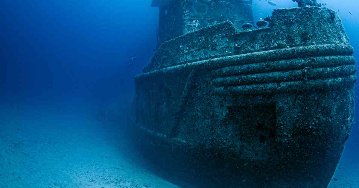 Historical shipwrecks in the most dangerous seas what is sea world