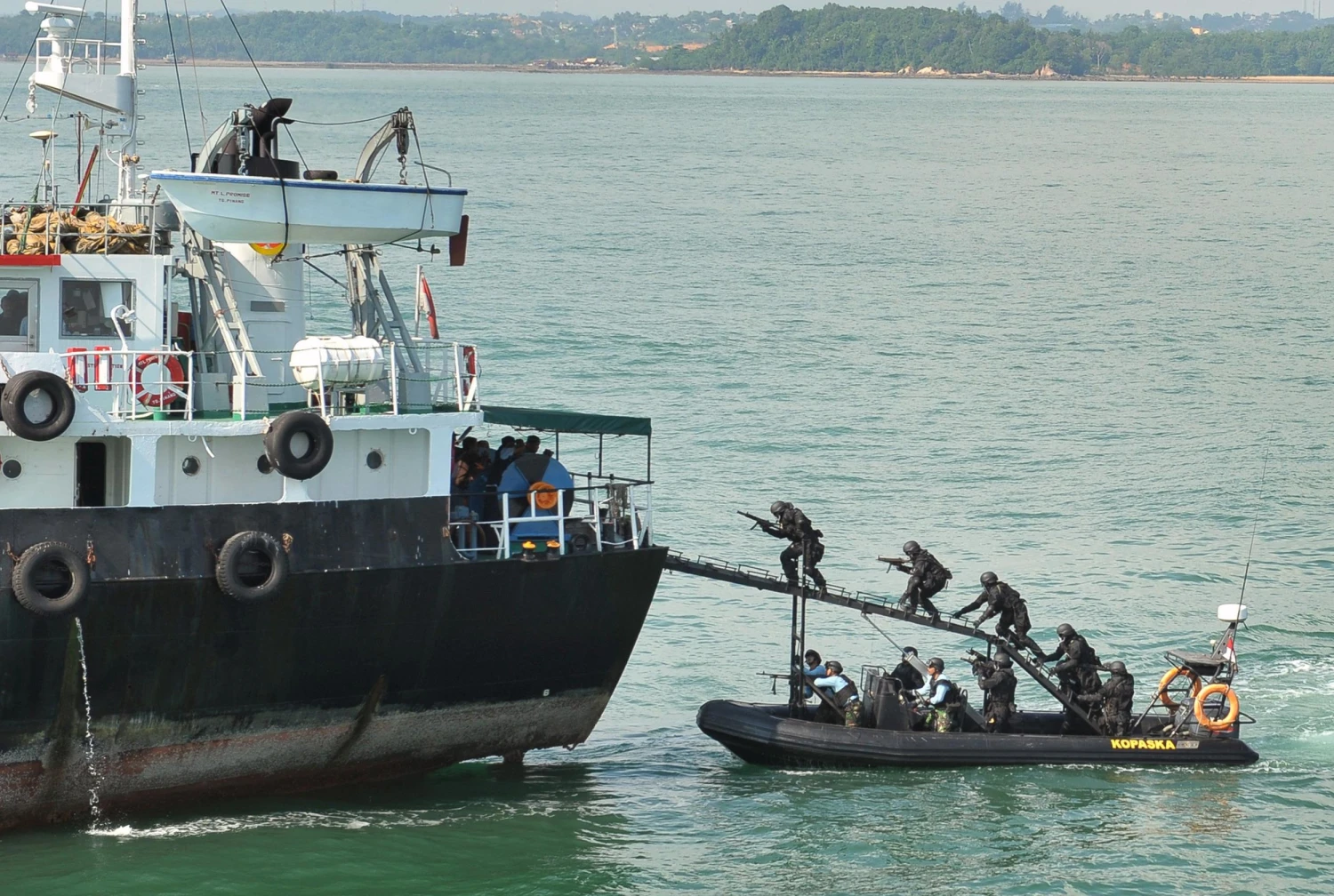 Current maritime risks in dangerous waterways what is the most sea world